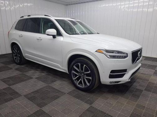 2019 Volvo XC90 T6 Momentum