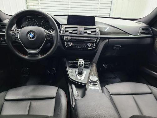 2017 BMW 330 i xDrive