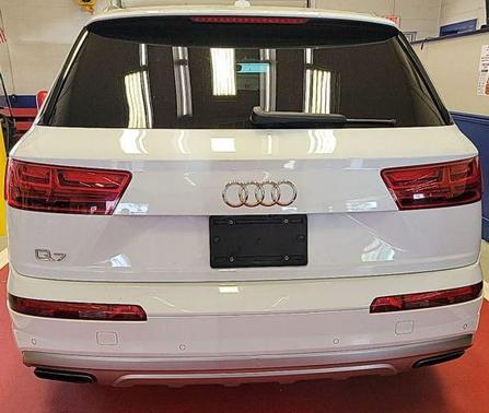 Glacier White Metallic 2019 Audi Q7 55 Premium Plus