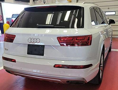 Glacier White Metallic 2019 Audi Q7 55 Premium Plus