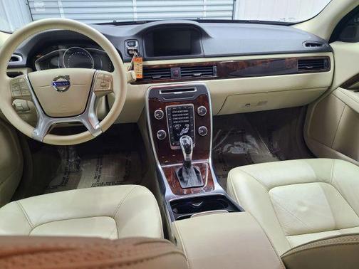 2015 Volvo XC70 T5 Premier Plus