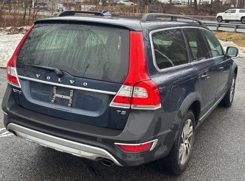 Caspian Blue Metallic 2015 Volvo XC70 T5 Premier Plus