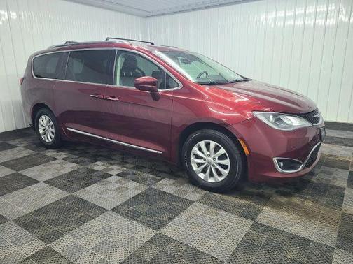 2018 Chrysler Pacifica Touring-L