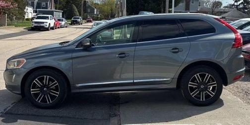 Gray 2016 Volvo XC60 T6 Drive-E