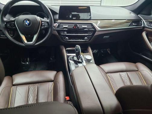 Black 2019 BMW 540 i xDrive