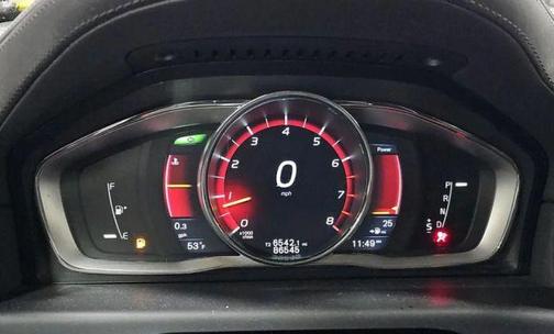 2016 Volvo XC70 T5 Platinum