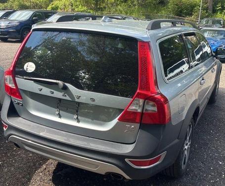 Electric Silver Metallic 2013 Volvo XC70 T6