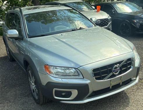 Electric Silver Metallic 2013 Volvo XC70 T6