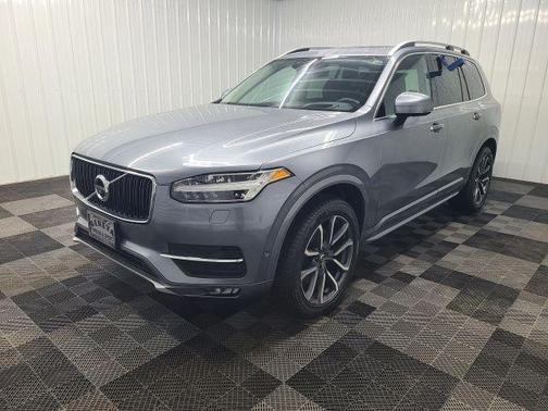 2019 Volvo XC90 T6 Momentum
