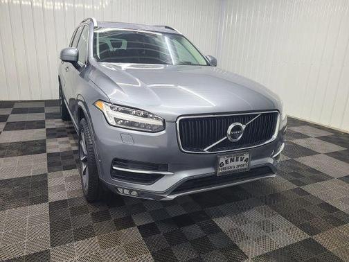 2019 Volvo XC90 T6 Momentum