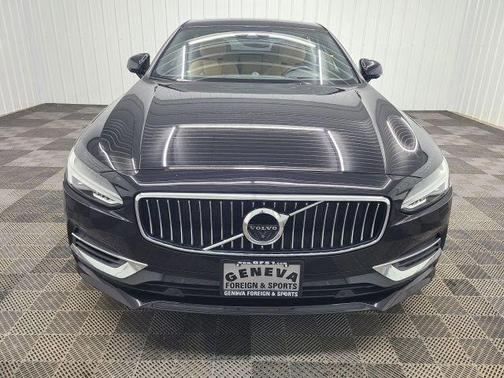 2018 Volvo S90 Recharge Plug-In Hybrid T8 Inscription
