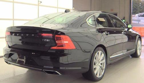 2018 Volvo S90 Recharge Plug-In Hybrid T8 Inscription