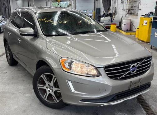 Seashell Metallic 2015 Volvo XC60 T6