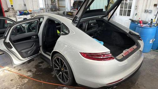 2018 Porsche Panamera 4S