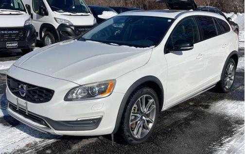 2016 Volvo V60 Cross Country T5 Platinum