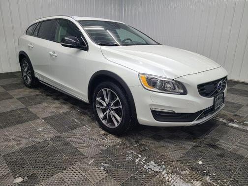 2016 Volvo V60 Cross Country T5 Platinum