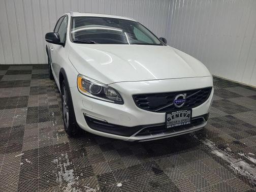 2016 Volvo V60 Cross Country T5 Platinum