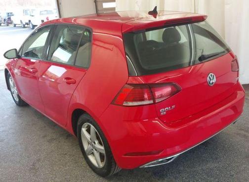 2018 Volkswagen Golf TSI SE