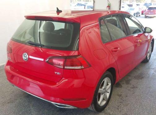 2018 Volkswagen Golf TSI SE