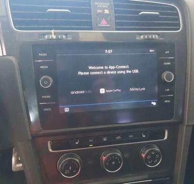 2018 Volkswagen Golf TSI SE