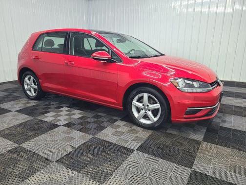 2018 Volkswagen Golf TSI SE