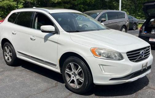 Crystal White Pearl 2014 Volvo XC60 T6