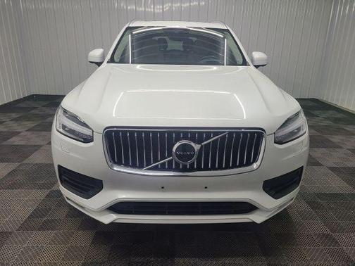 White 2020 Volvo XC90 T6 Momentum 7 Passenger