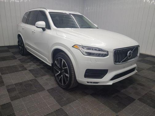 White 2020 Volvo XC90 T6 Momentum 7 Passenger
