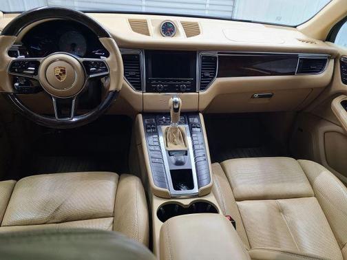 2015 Porsche Macan S