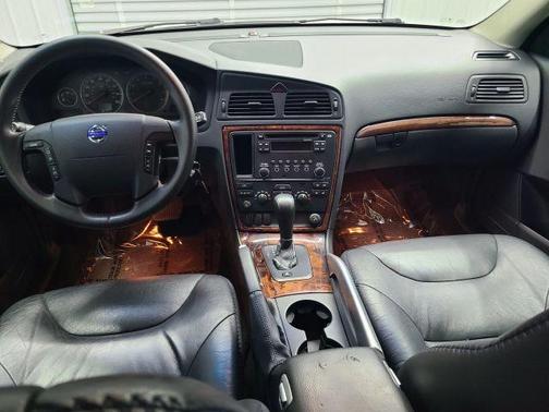 Gray 2006 Volvo XC70 2.5T