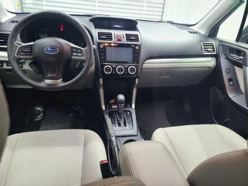 Jasmine Green Metallic 2016 Subaru Forester 2.5i Touring