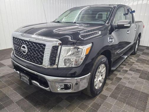 2017 Nissan Titan SV