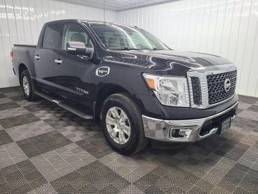 2017 Nissan Titan SV