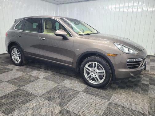Brown 2013 Porsche Cayenne Diesel