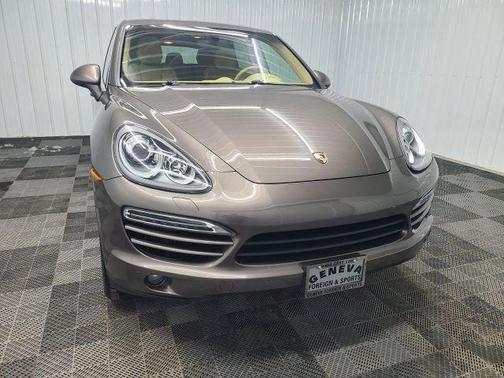 Brown 2013 Porsche Cayenne Diesel