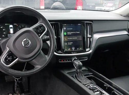 2020 Volvo V60 Cross Country T5