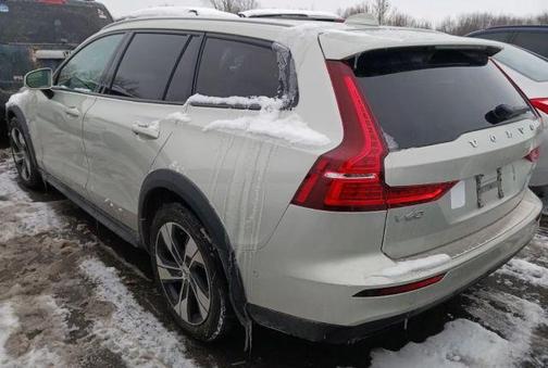 2020 Volvo V60 Cross Country T5