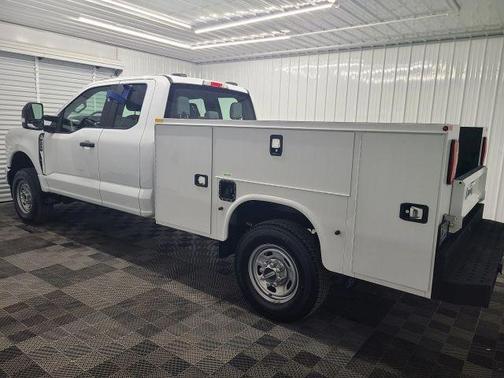 White 2024 Ford F-250 XL