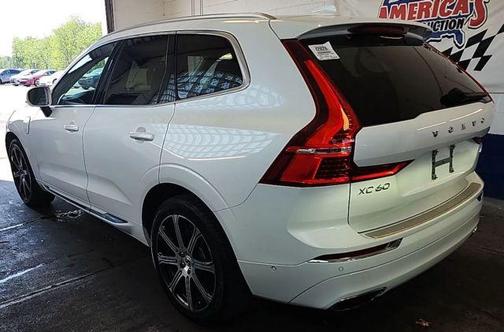 White 2018 Volvo XC60 Recharge Plug-In Hybrid T8 Inscription