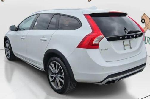 2018 Volvo V60 Cross Country T5