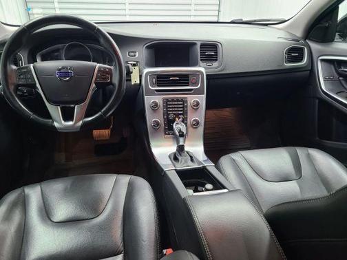 White 2018 Volvo V60 Cross Country T5