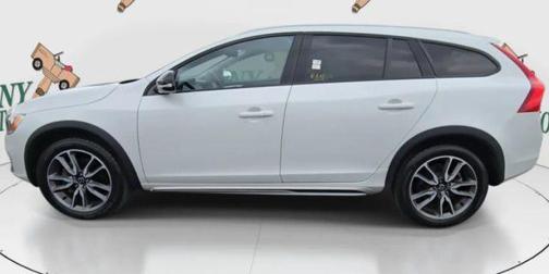 2018 Volvo V60 Cross Country T5