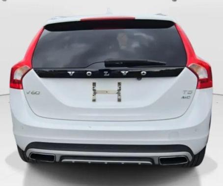 2018 Volvo V60 Cross Country T5