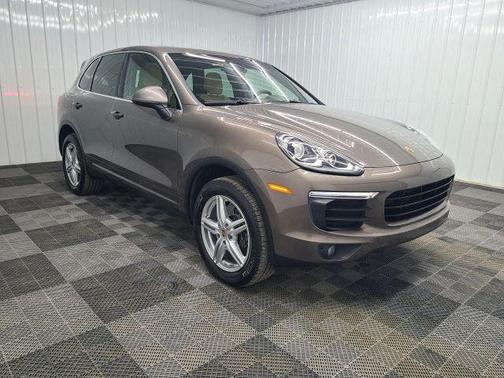 2016 Porsche Cayenne Base