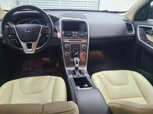 2016 Volvo XC60 T5 Platinum