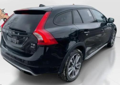 2015 Volvo V60 Cross Country T5