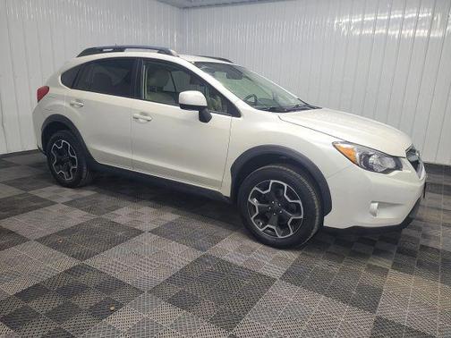Satin White Pearl 2014 Subaru XV Crosstrek 2.0i Premium