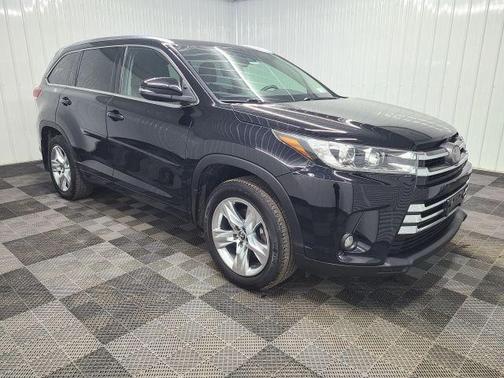 Black 2019 Toyota Highlander Limited
