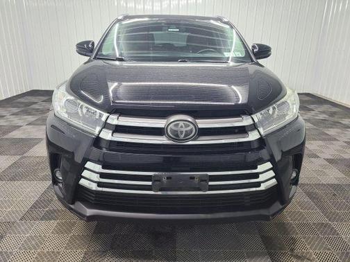 Black 2019 Toyota Highlander Limited