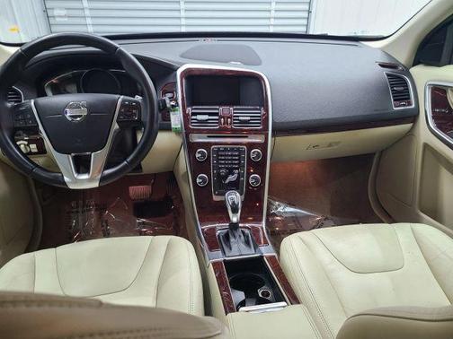 Caspian Blue Metallic 2014 Volvo XC60 T6